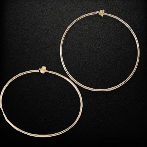 Women's Y2K Style Large Hoop Earrings,18K Gold, Light Weight - Picture 4 of 7